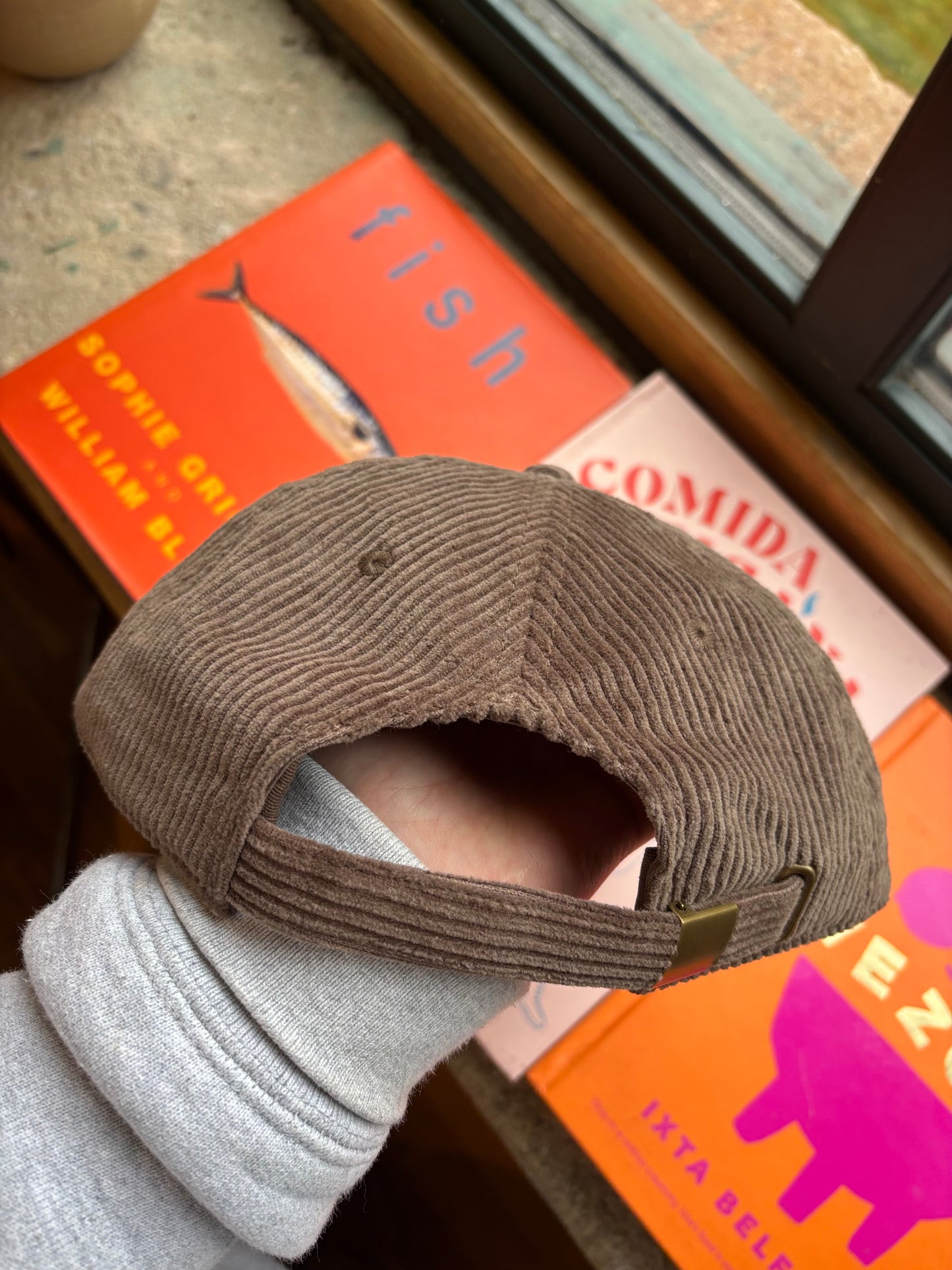 Embroidered typo corduroy cap